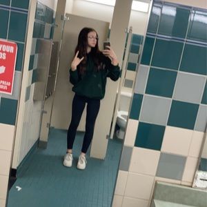 Meet your Posher, Kayla